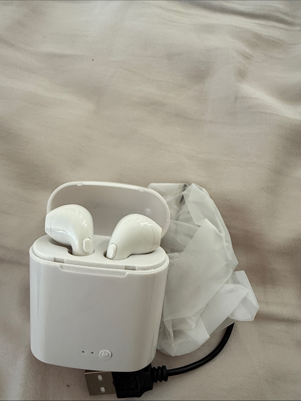 White Wireless Earbuds with Charging Case - Compact Bluetooth Headphones
